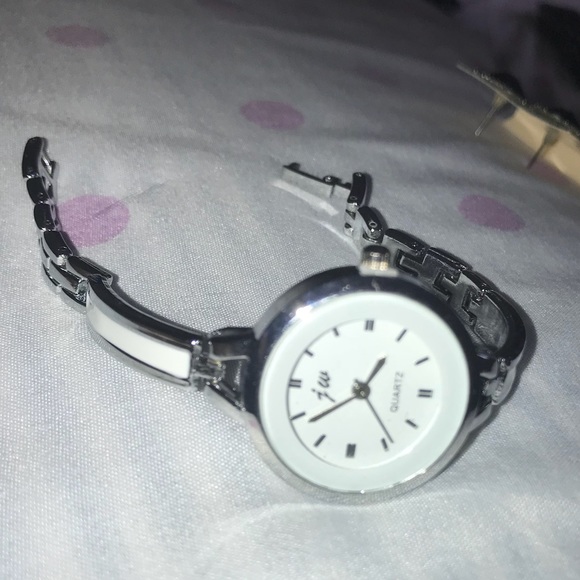Quartz Watch - Picture 3 of 3